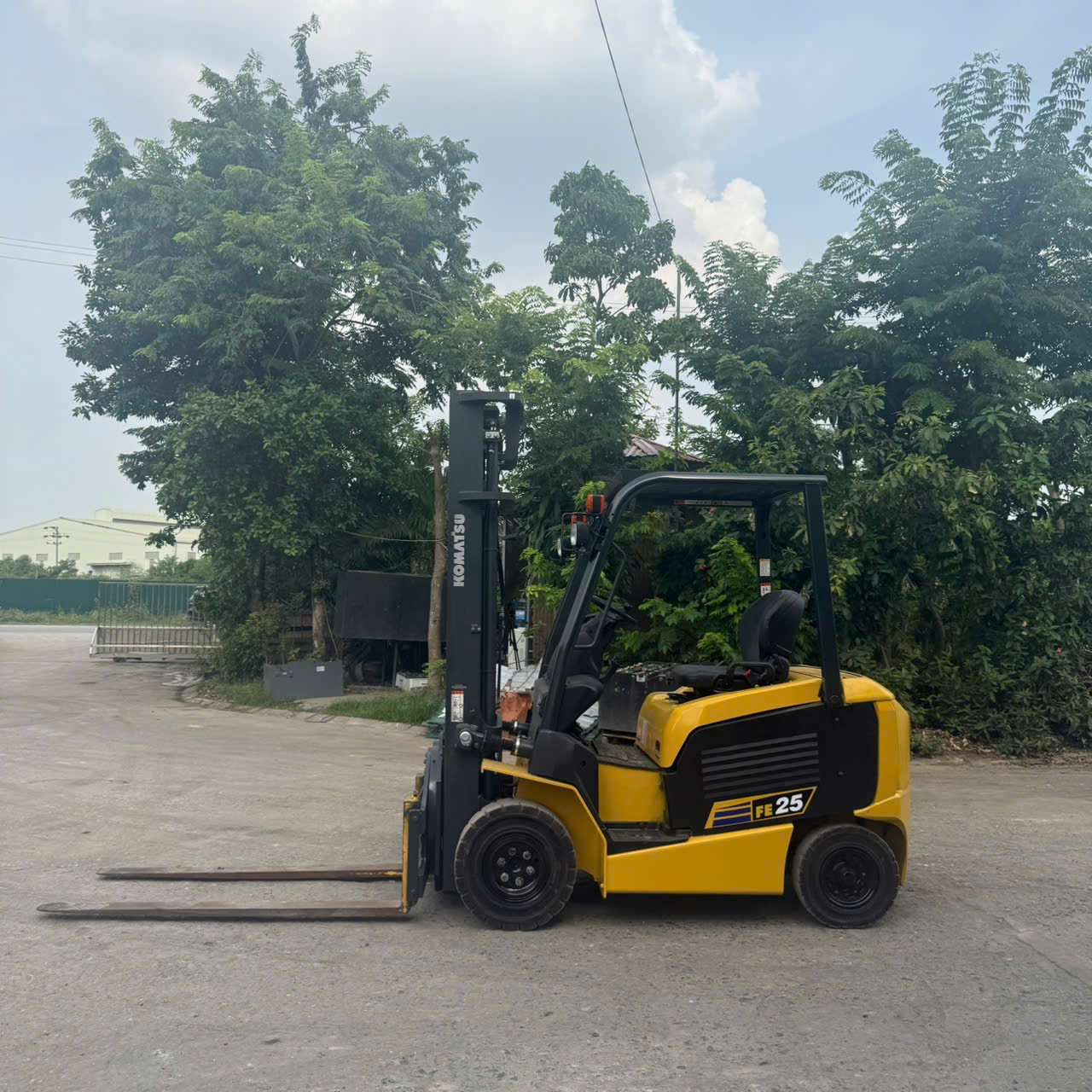 Xe nâng điện 2.5 tấn Komatsu FE25-2