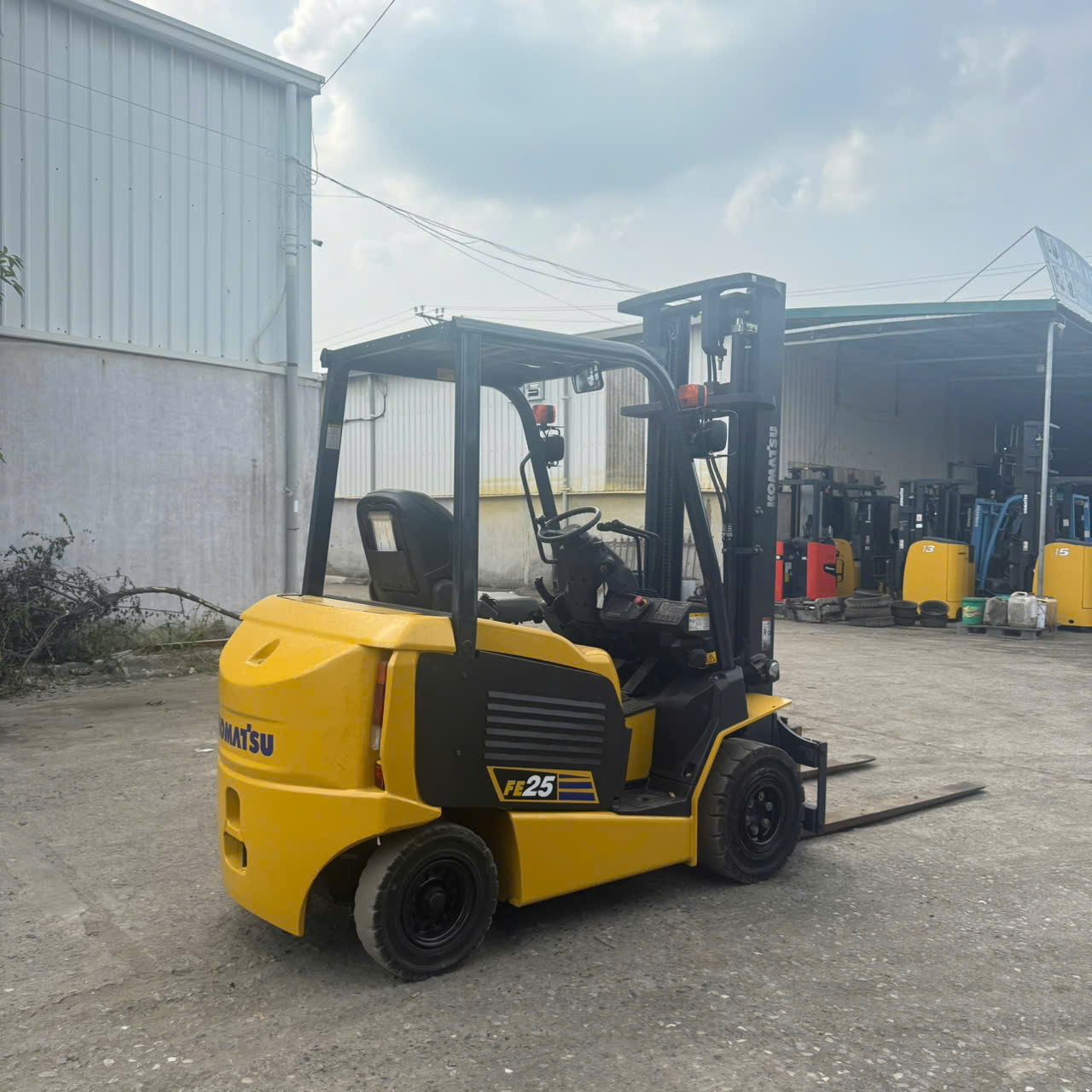 Xe nâng điện 2.5 tấn Komatsu FE25-2