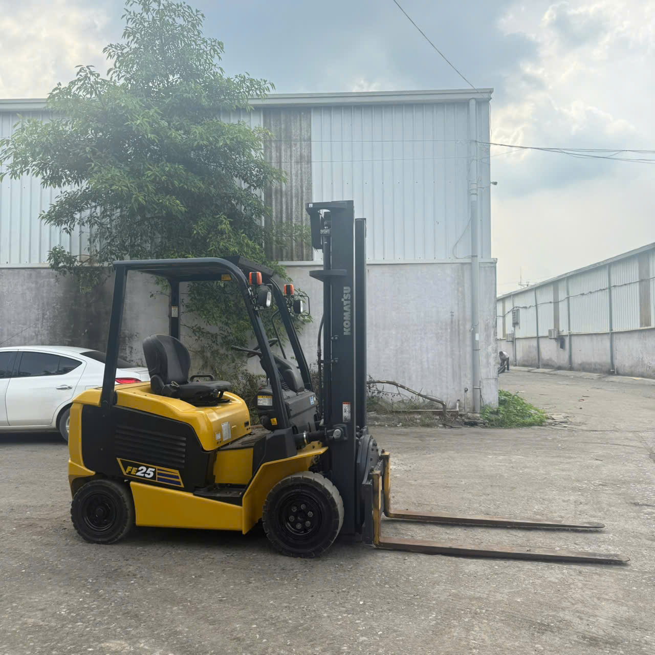 Xe nâng điện 2.5 tấn Komatsu FE25-2
