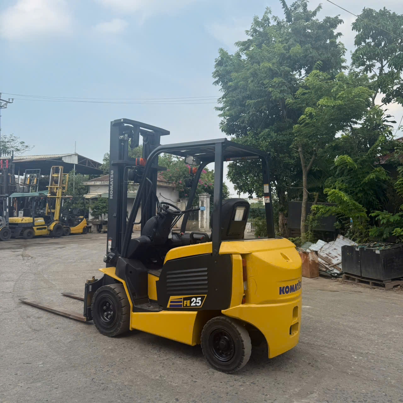 Xe nâng điện 2.5 tấn Komatsu FE25-2