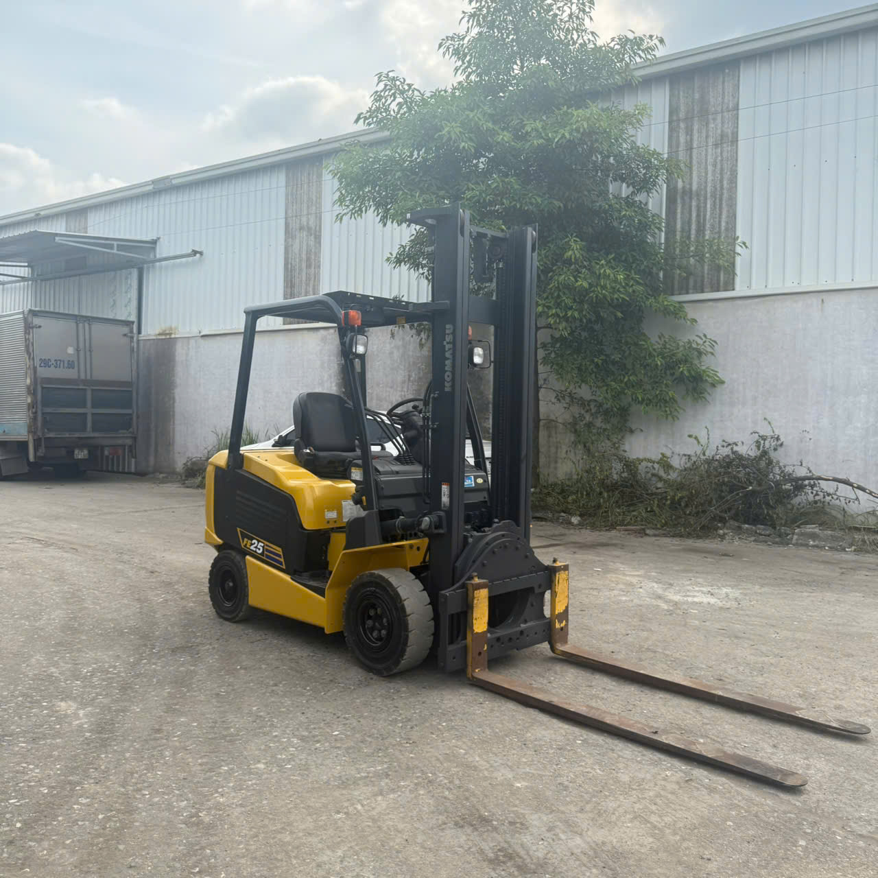 Xe nâng điện 2.5 tấn Komatsu FE25-2