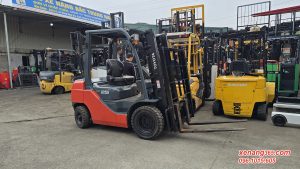 Bảo dưỡng xe nâng dầu 2.5 tấn Toyota