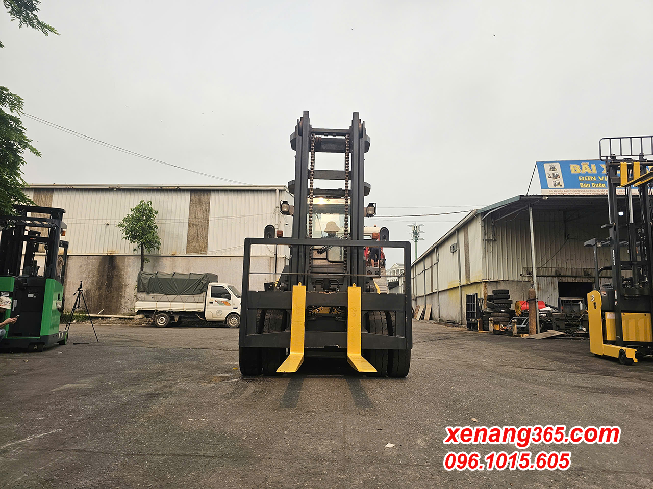 Xe nâng dầu 8 tấn Komatsu FH80-1