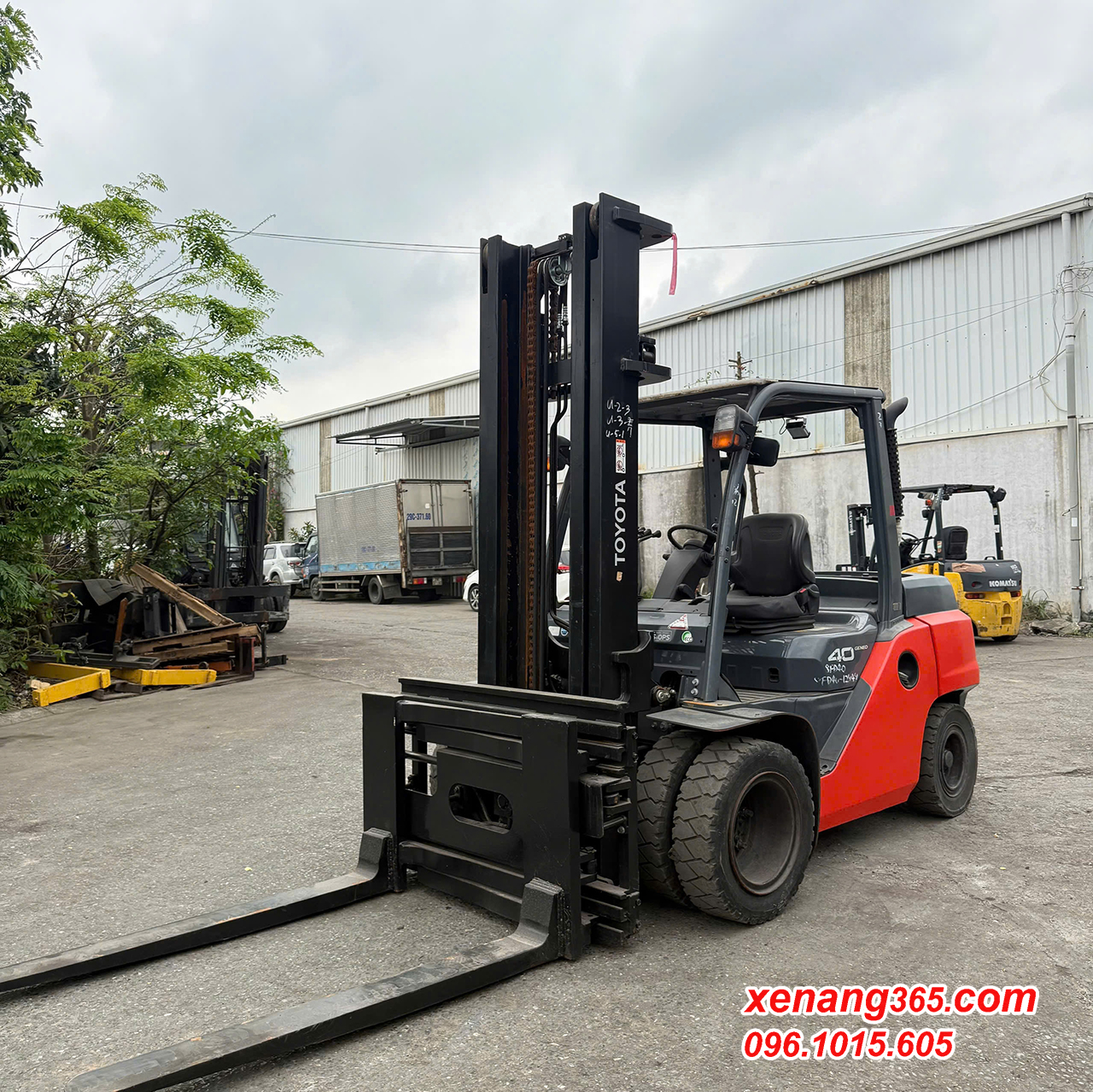 Xe nâng dầu 4 tấn Toyota 8FD40 12949 số tự động cao 4m kẹp xoay 2019 Xe nâng dầu 4 tấn Toyota 8FD40 12949