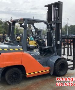 xe nâng dàua 4 tấn Toyota 8FD40 2020