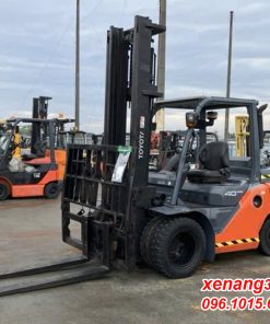 xe nâng dàua 4 tấn Toyota 8FD40 2020