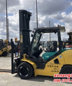 xe nâng dầu 4 tấn Komatsu FD40T-10