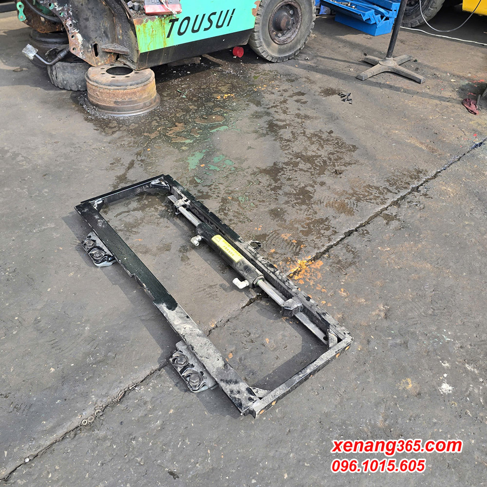 Dịch giá xe nâng 2.5 tấn dạng treo lắp được tất cả các hãng xe nâng 2.5 tấn mới 100% Dịch giá xe nâng 2.5 tấn