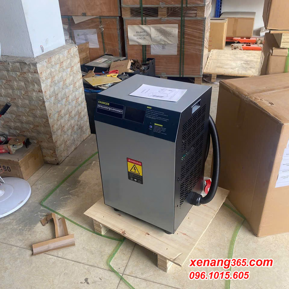 Bình điện lithium xe nâng điện 2.5 tấn Komatsu FE25-1 đã bao gồm sạc Bộ sac-Bình điện lithium xe nâng điện 2.5 tấn Komatsu FE25-1
