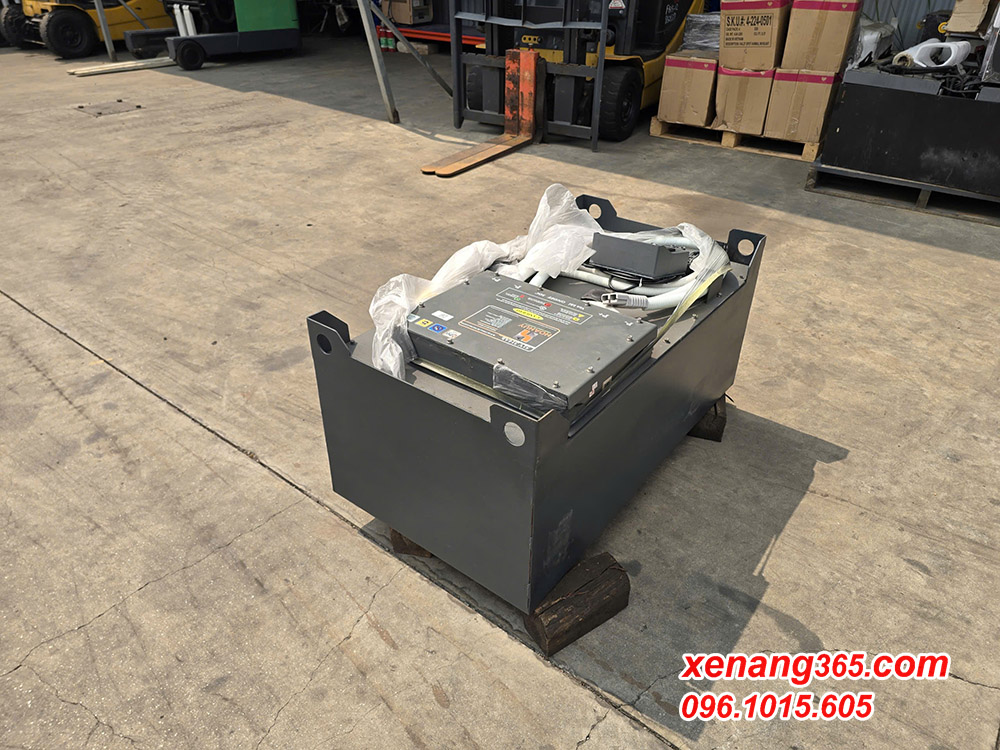 Bình điện lithium xe nâng điện 1.5 tấn (dùng chung cho 1 tấn, 1.8 tấn, 2 tấn) Bình điện lithium xe nâng điện 1.5 tấn (dùng chung cho 1 tấn, 1.8 tấn, 2 tấn)