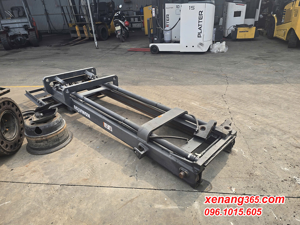 Tháp nâng 4m xe nâng điện ngồi lái 1.5 tấn Komatsu FB15-12 (khung nâng – cột nâng xe nâng)