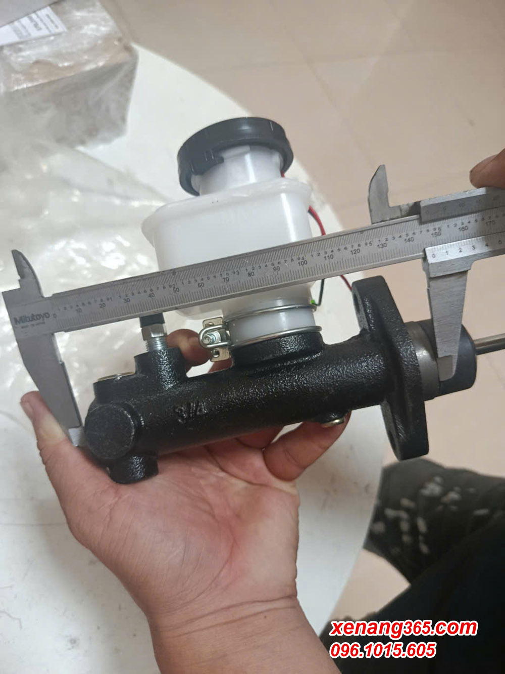 Tổng phanh xe nâng dầu Komatsu 2.5 tấn - Brake Master Cylinder FD25C-12, FD25C-14 Tổng phanh xe nâng dầu Komatsu 2.5 tấn Komatsu- Brake Master Cylinder FD25C-12