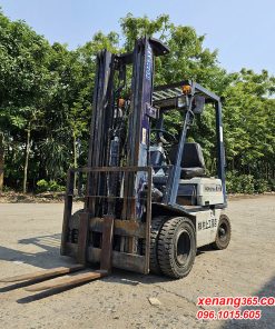 Xe nâng dầu 1 tấn Komatsu FD10D-15 cao 5m tháp chui công xe nang dau 1 tan Komatsu FD10D 15 311530 6