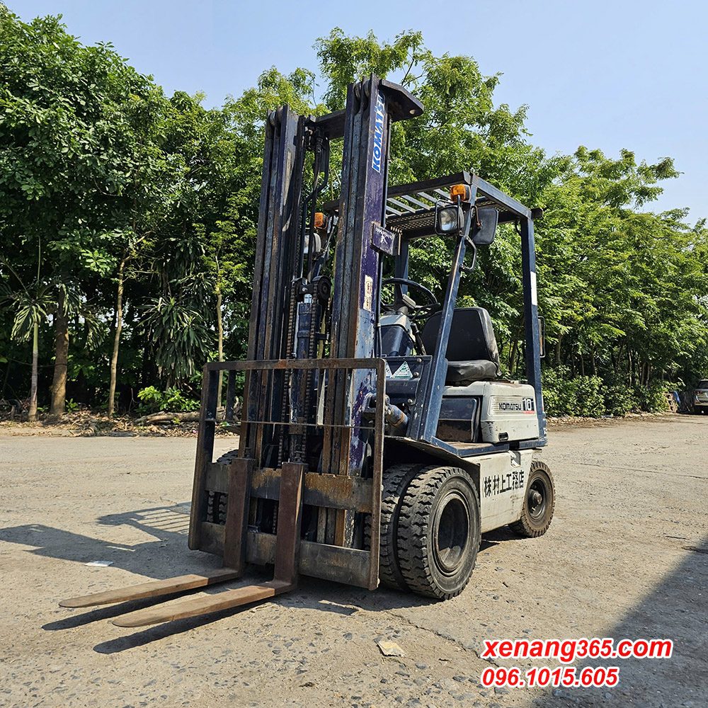 Xe nâng dầu 1 tấn Komatsu FD10D-15 cao 5m tháp chui công xe nang dau 1 tan Komatsu FD10D 15 311530 6