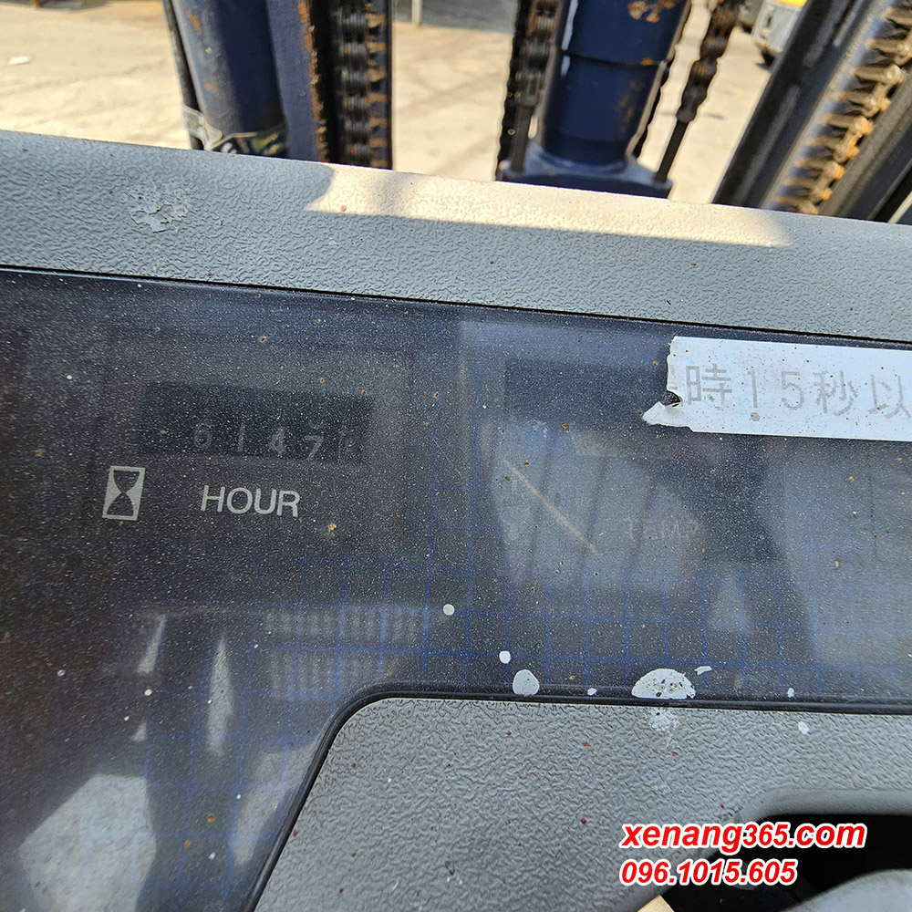 Xe nâng dầu 1 tấn Komatsu FD10D-15 cao 5m tháp chui công Xe nâng dầu 1 tấn Komatsu FD10D-15