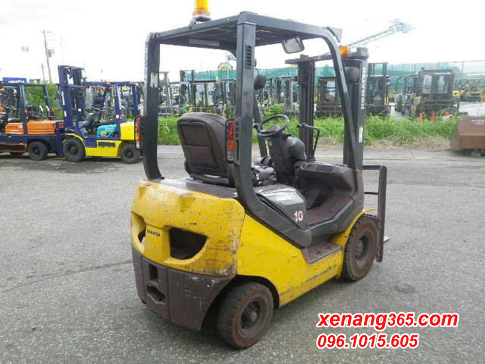 Xe nâng dầu 1 tấn Komatsu FD10T-21 số tự động 2015 Xe nâng dầu 1 tấn Komatsu FD10T-21 số tự động 2015