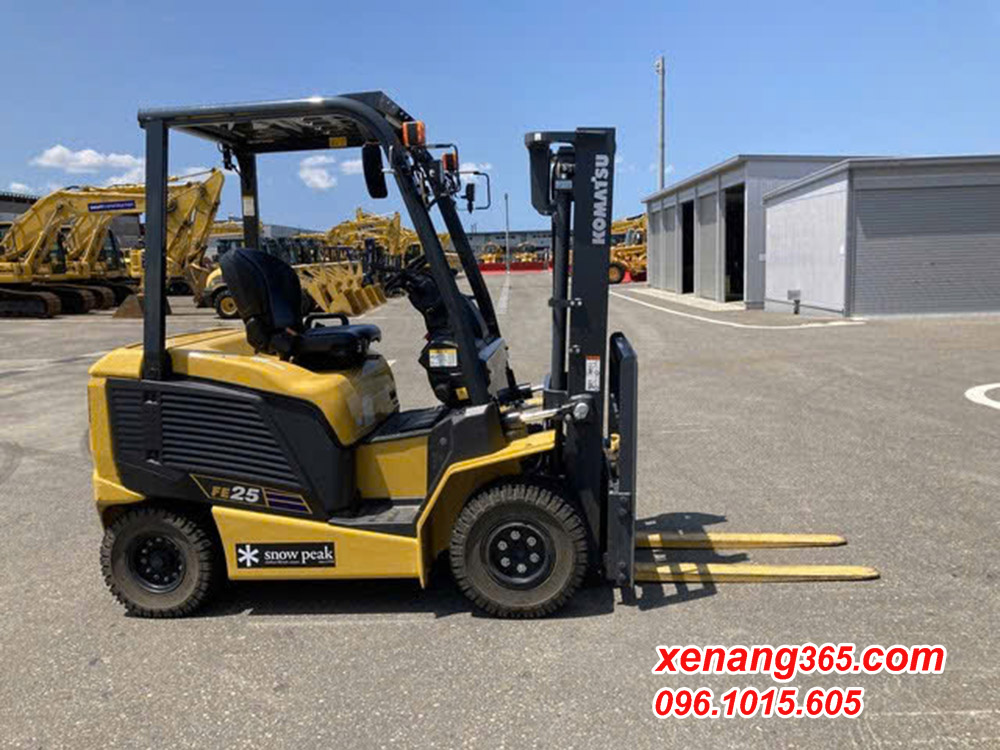 Xe nâng điện 2.5 tấn Komatsu FE25-2 320157 hàng trưng bày siêu lướt Xe nâng điện 2.5 tấn Komatsu FE25-2 320157 hàng trưng bày siêu lướt