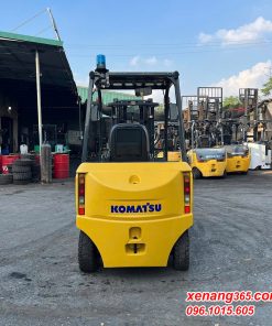 xe nâng điện 2.5 tấn Komatsu FE25-2 dịch càng