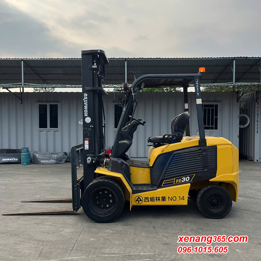 Xe nâng điện 3 tấn Komatsu FE30-2 322345 dịch giá sản xuất 2022 Xe nâng điện 3 tấn Komatsu FE30-2 322345 dịch giá